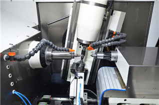 七轴数控滚齿机